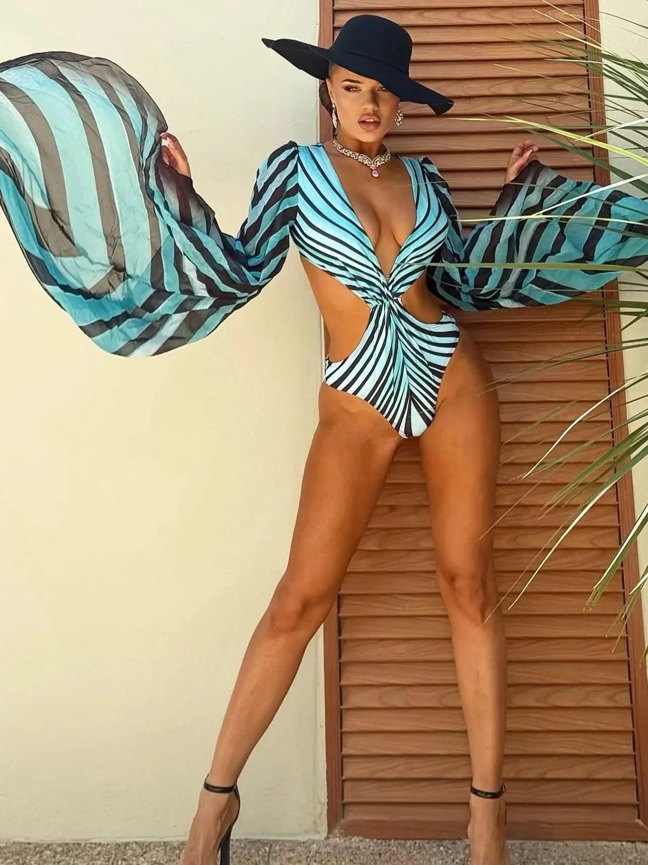 Long Sleeve Swimwear Women Print Swimsuit Bathing Suit Ruffle Swimwear Cut Out Swimsuit High Leg Swim Wear